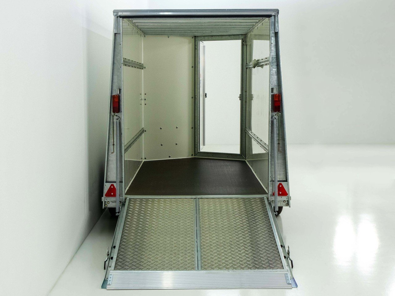 Ifor Williams Reboque fechado BV 105 147x300cm H:183cm 2,7t, Combinação de portões, -Novo - Image 4